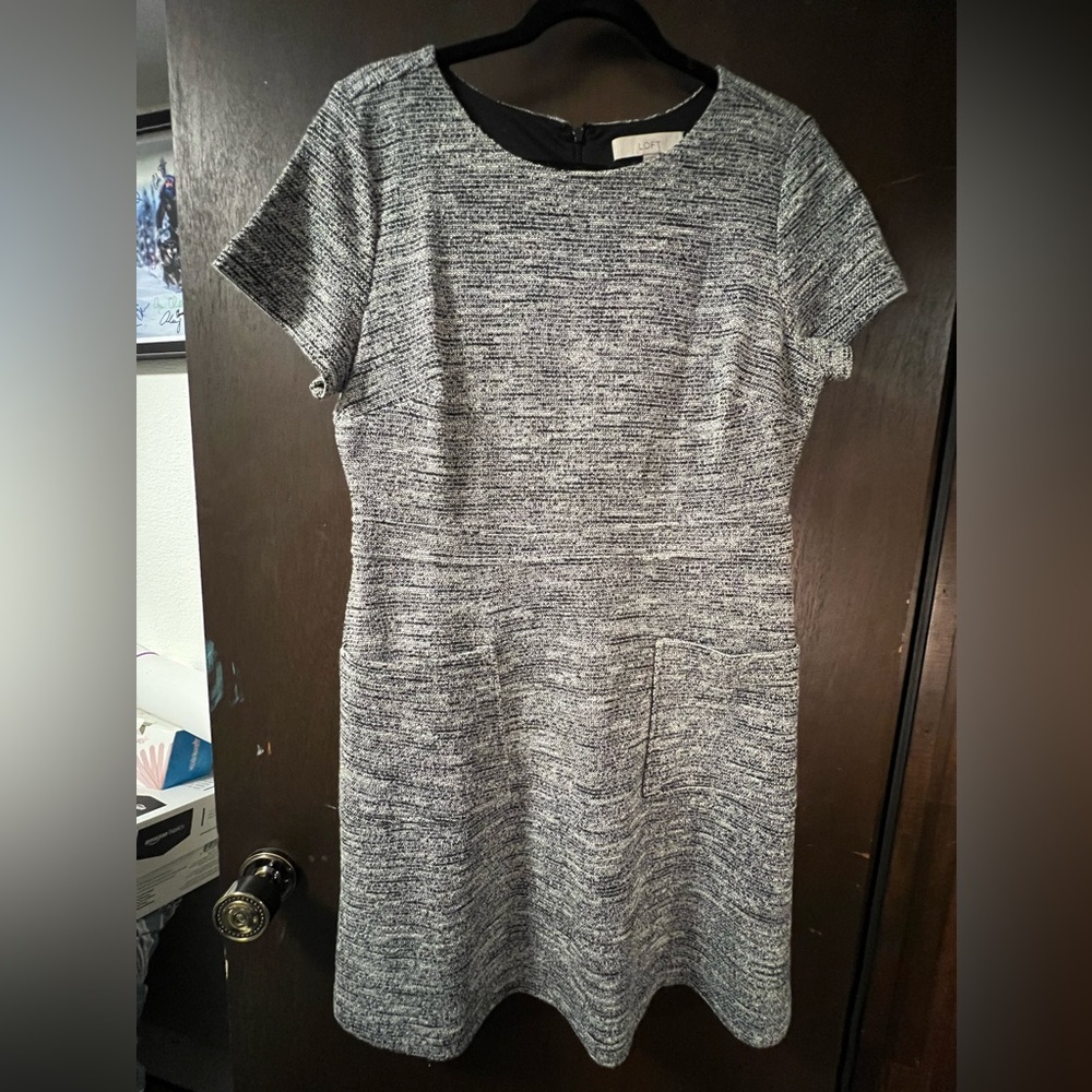 LOFT Black and Gray Sheath Dress Knee-Length Short Sleeve